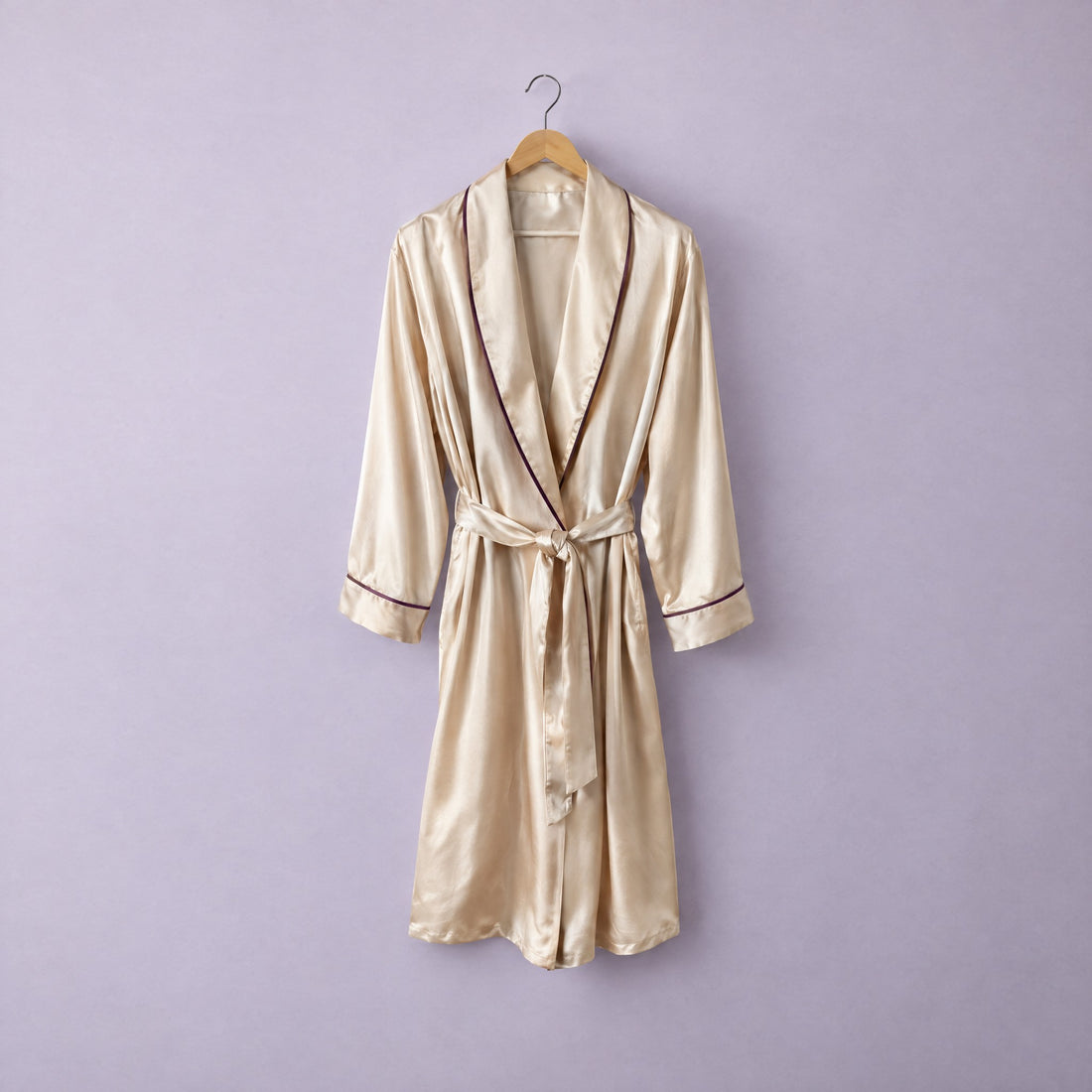 DOVIAR PEIGNOIR satin robe on a lilac background