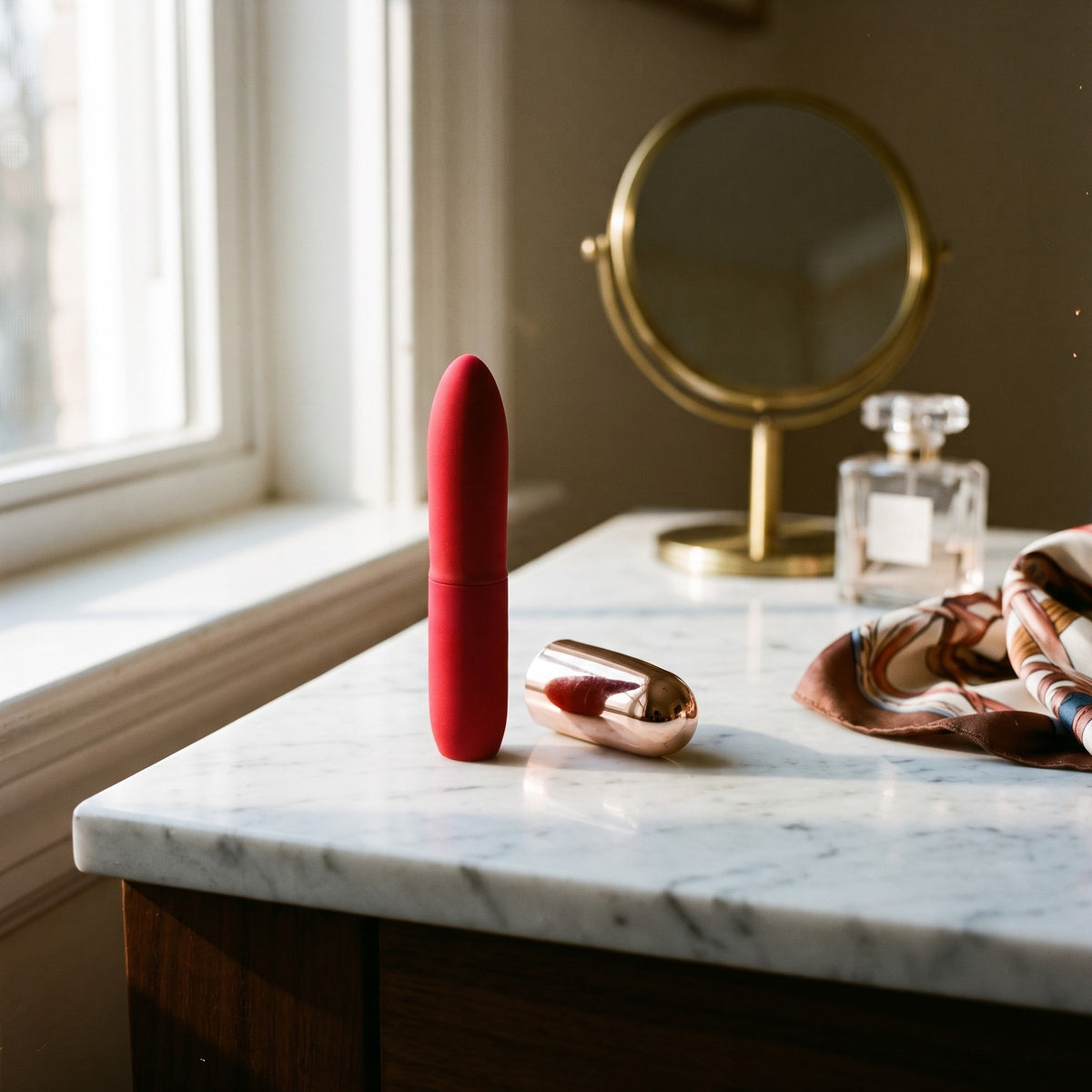 DOVIAR ROUGE lipstick vibrator at home
