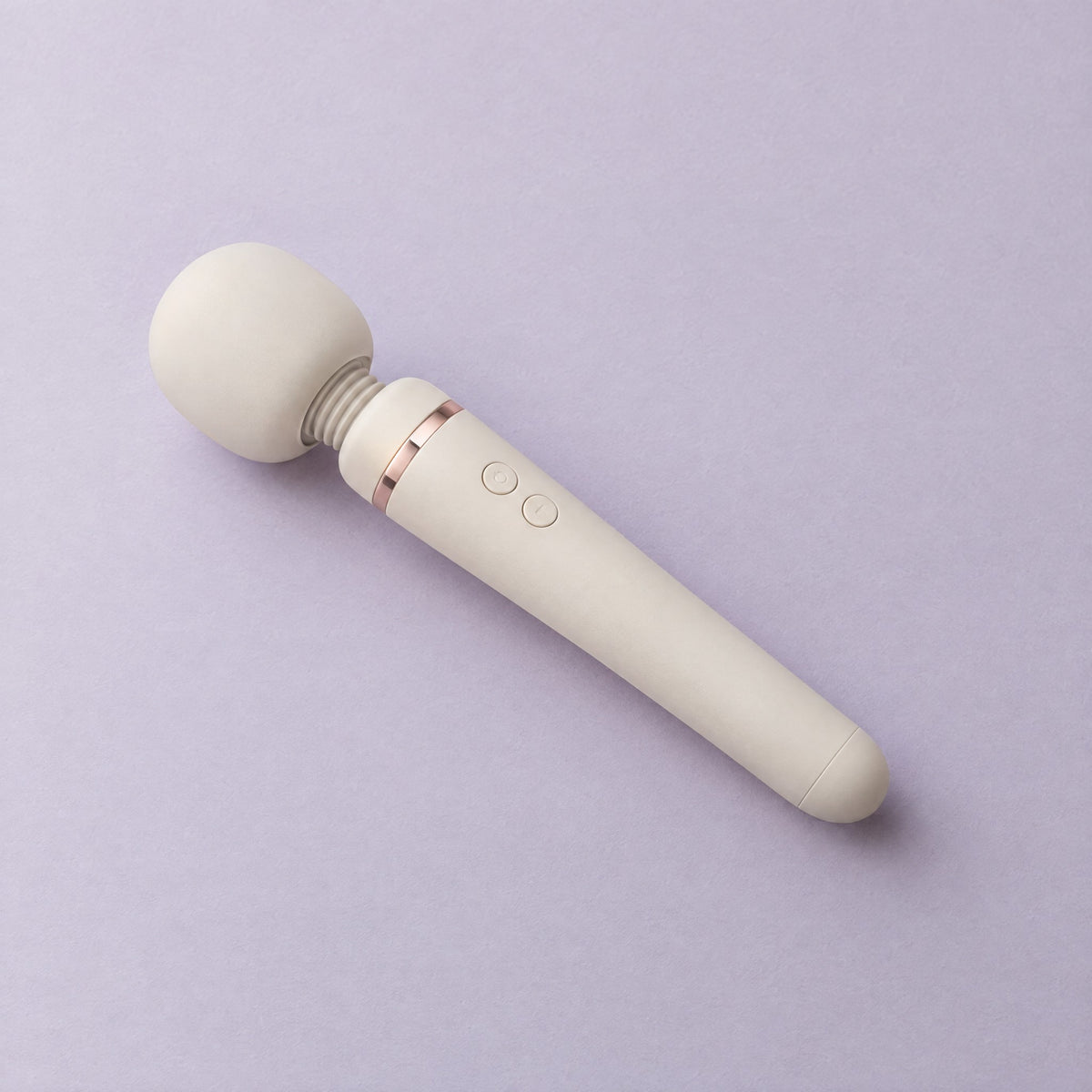 DOVIAR VAGUE cordless wand massager on a lilac background