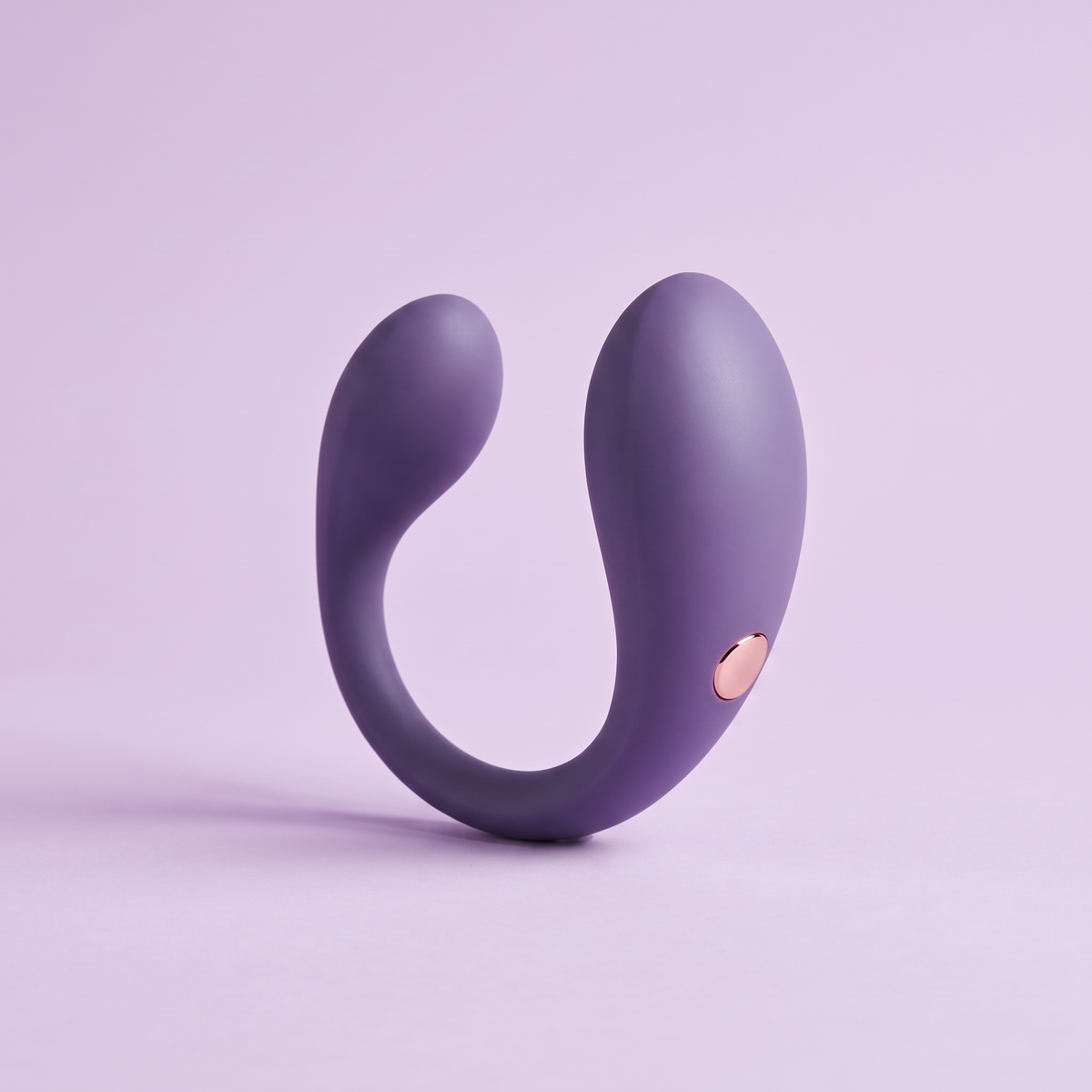DOVIAR DUO wearable couples vibrator, the C shape from the side
